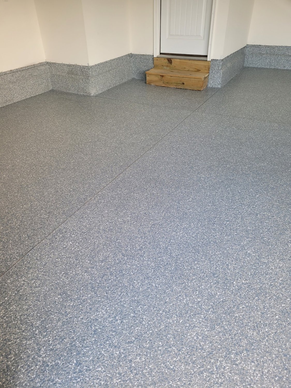 Gray flake garage floor — after